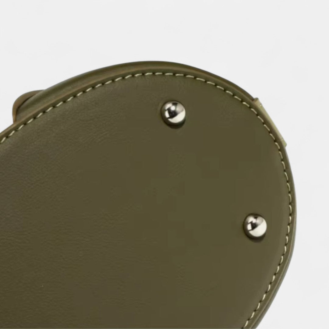 The Amora Bucket